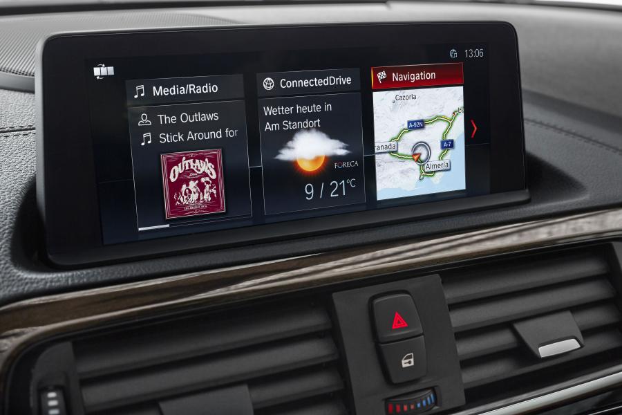 Детали интерьера BMW 230i Canvertible Luxury Line (F23) 2017 года  (WW) (фото 35 из 38)